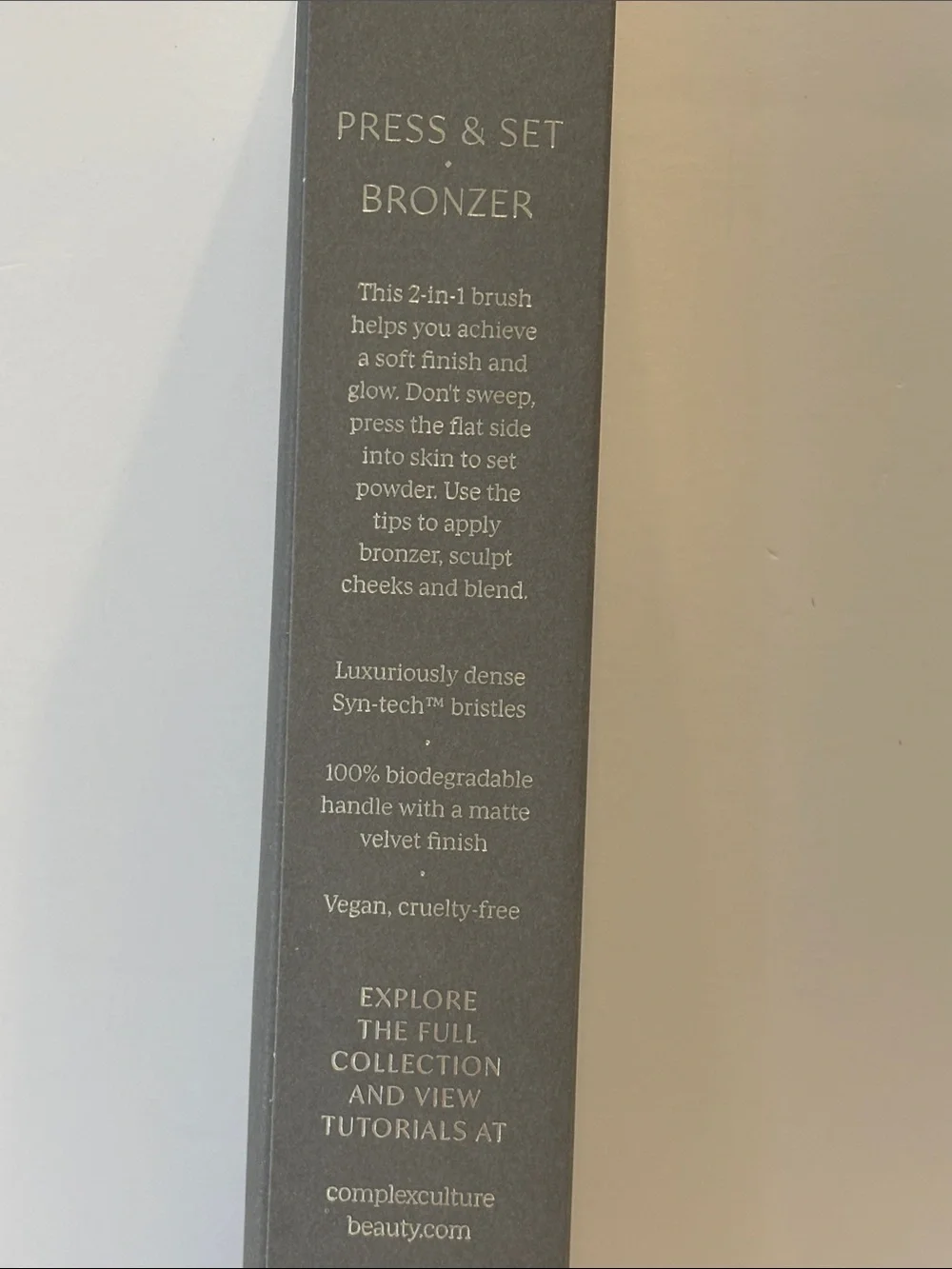 Complex Cutlure Press and Set Bronzer Brush